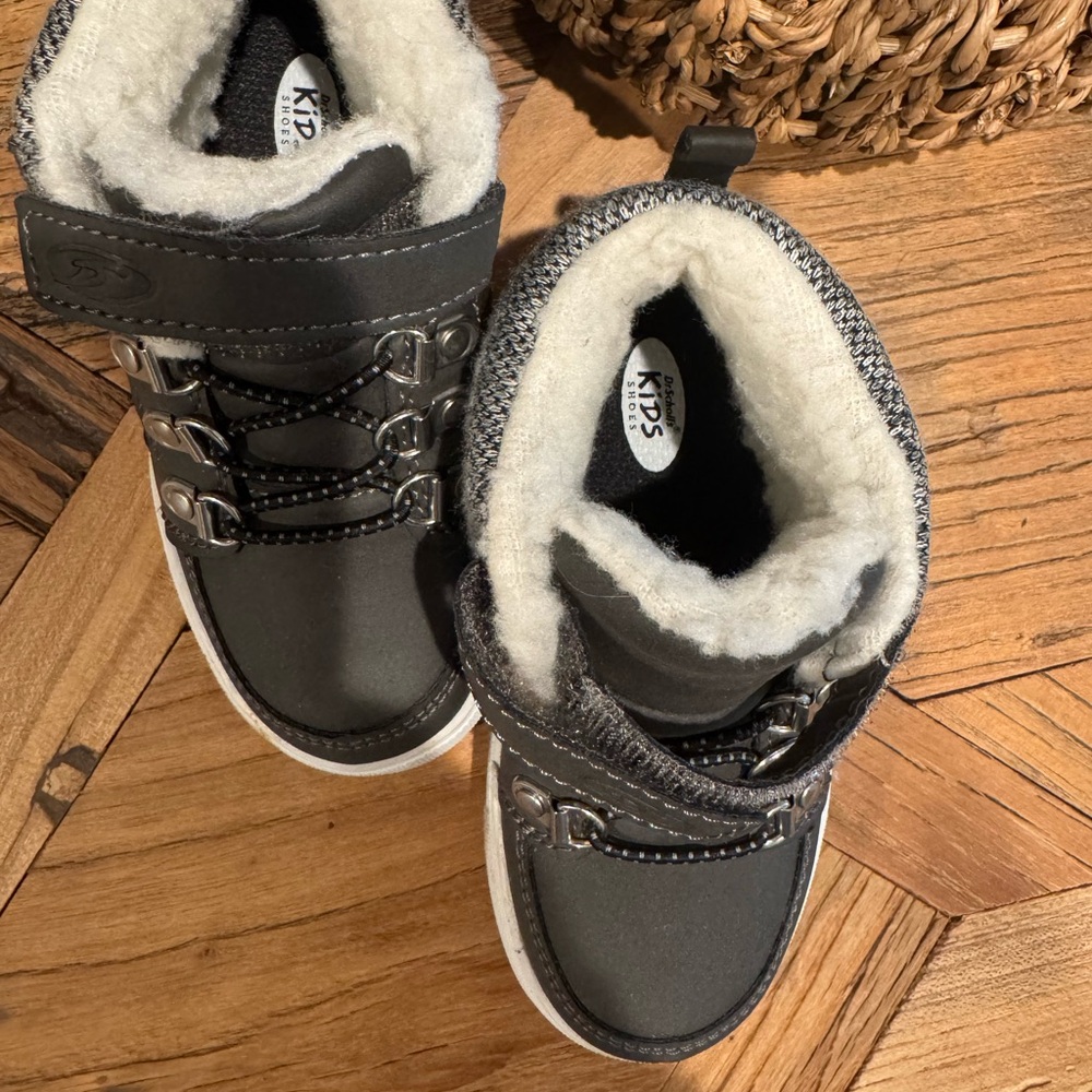 Cozy Black Kids Boots with Faux Fur Lining